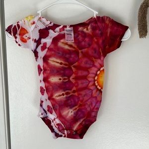 Gilden 6-12 mo Onesie